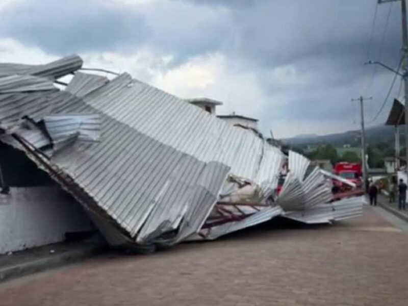 Embudo Nuboso Devasta Comunidades de Salvador Escalante; 14 Hogares Dañados 1