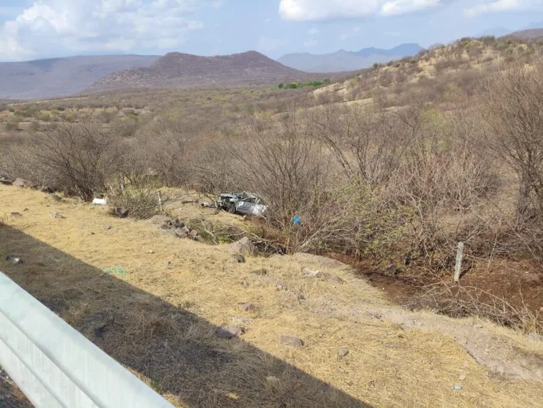 En accidente en autopista Siglo XXI, se lesionan tres y muere uno tras volcar el vehículo en el que viajaban