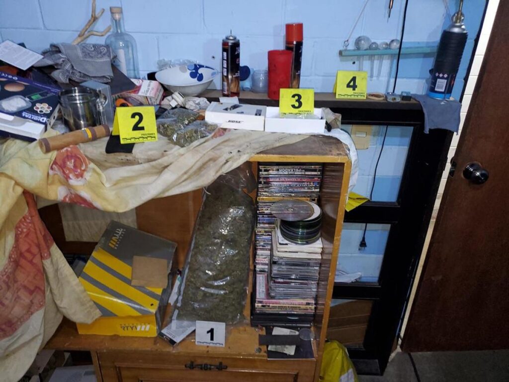 En Pátzcuaro y Morelia, asegura FGE más de 2 mil dosis de narcóticos-2