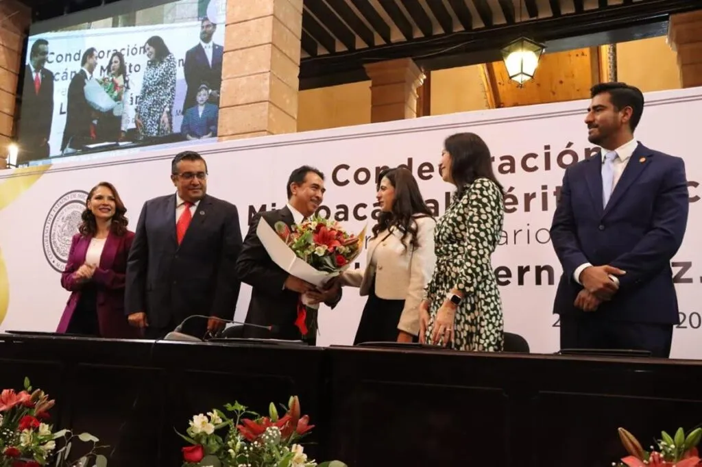Entrega 76 Legislatura de Michoacán Medalla al Mérito Docente 2025