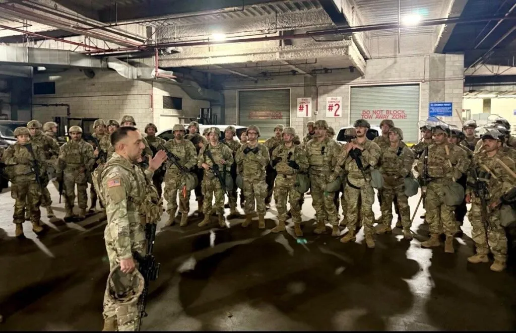 Envía Trump 2 mil guardias a Los Ángeles contra "insurrección"