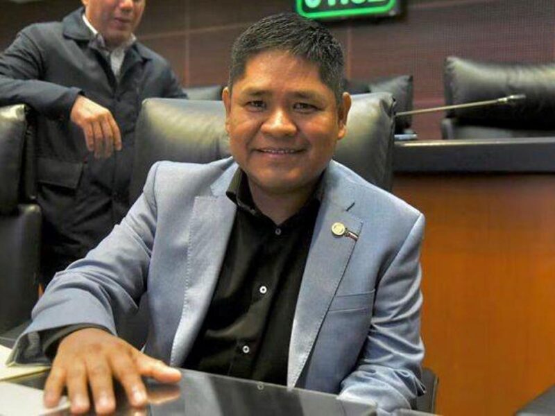 Erasmo Catarino, ganador de ‘La Academia’, rindió protesta como senador de la República