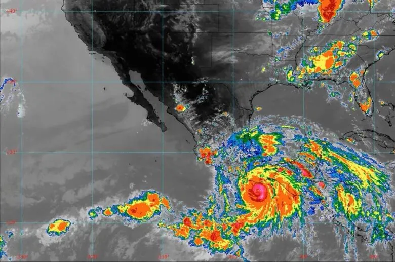 ‘Erick’ ya es huracán categoría 2; decretan alerta naranja en costas del Pacifico