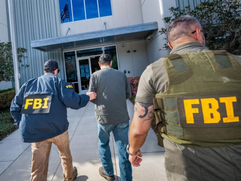 EU acusa a 19 miembros de la "Mafia Mexicana" de planear asesinato de famoso rapero