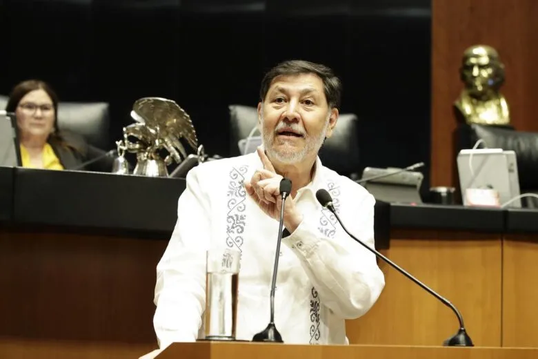 Fernández Noroña rechaza renuncia en el Senado