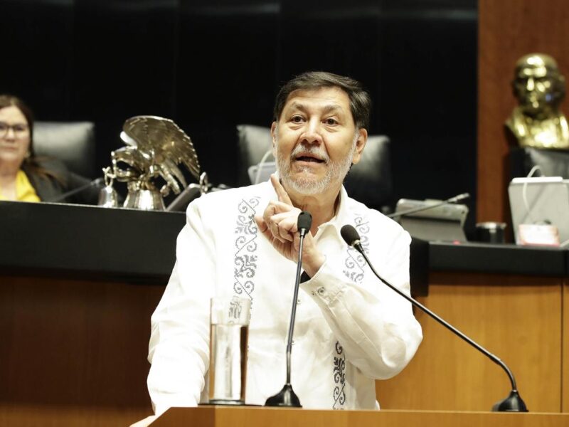 Fernández Noroña rechaza renuncia en el Senado