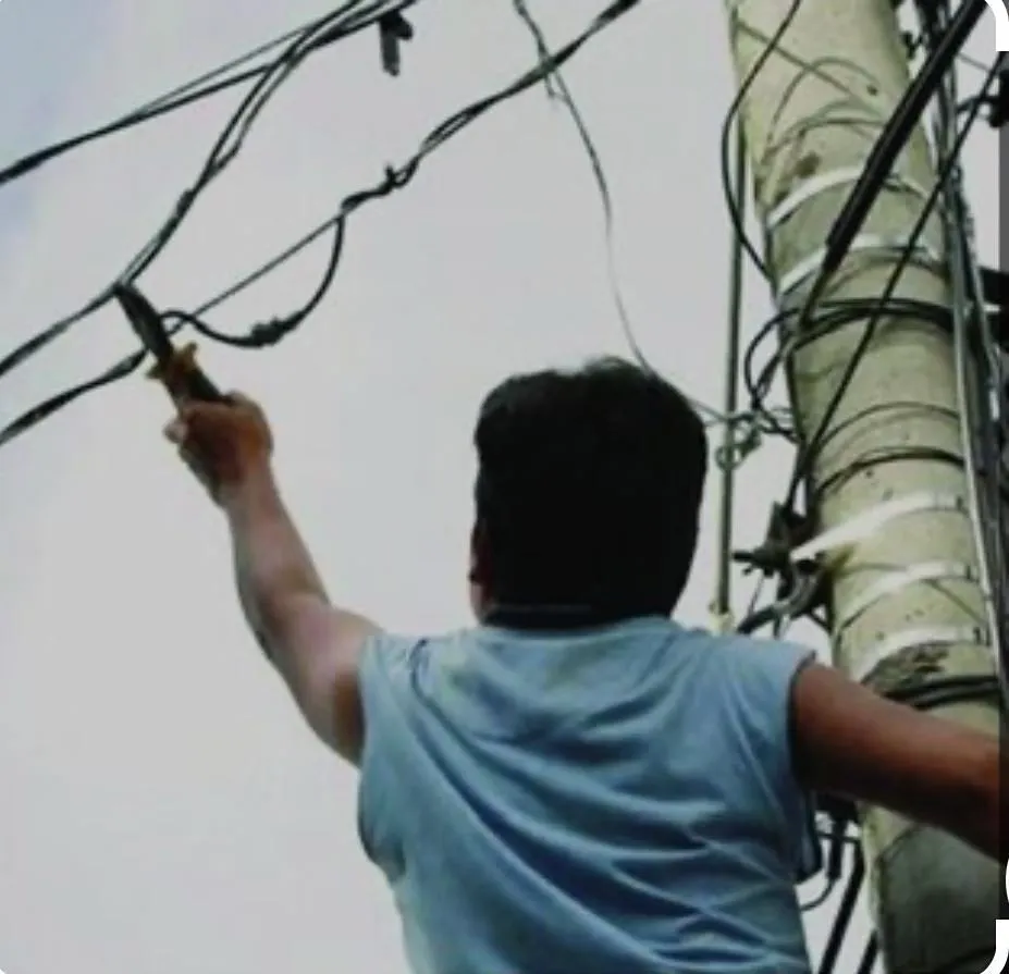 FGR investiga el robo de energía eléctrica a través de ‘diablitos’ en Apatzingán-1