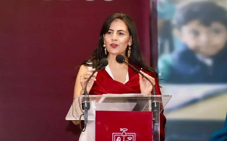 Gaby Molina: La Dama del Tablero Político