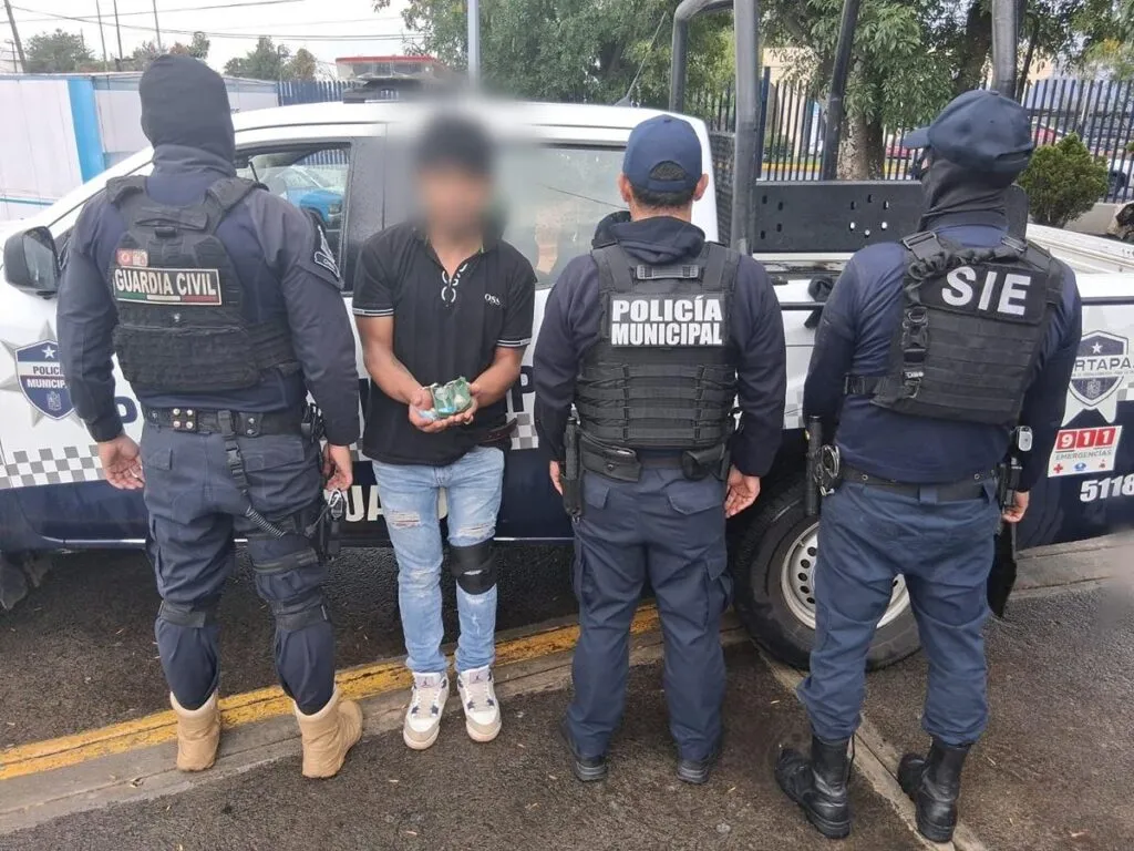 Imagen de detenidos con droga en Pátzcuaro
