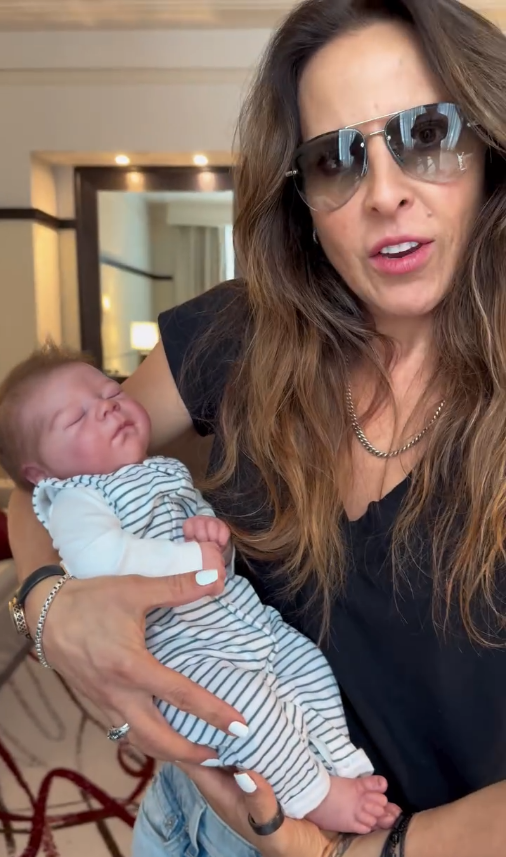 ¡Impacto! Kate del Castillo sorprende con su nueva faceta maternal a los 52 años-1