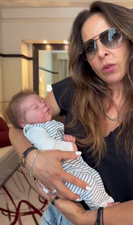 ¡Impacto! Kate del Castillo sorprende con su nueva faceta maternal a los 52 años-2