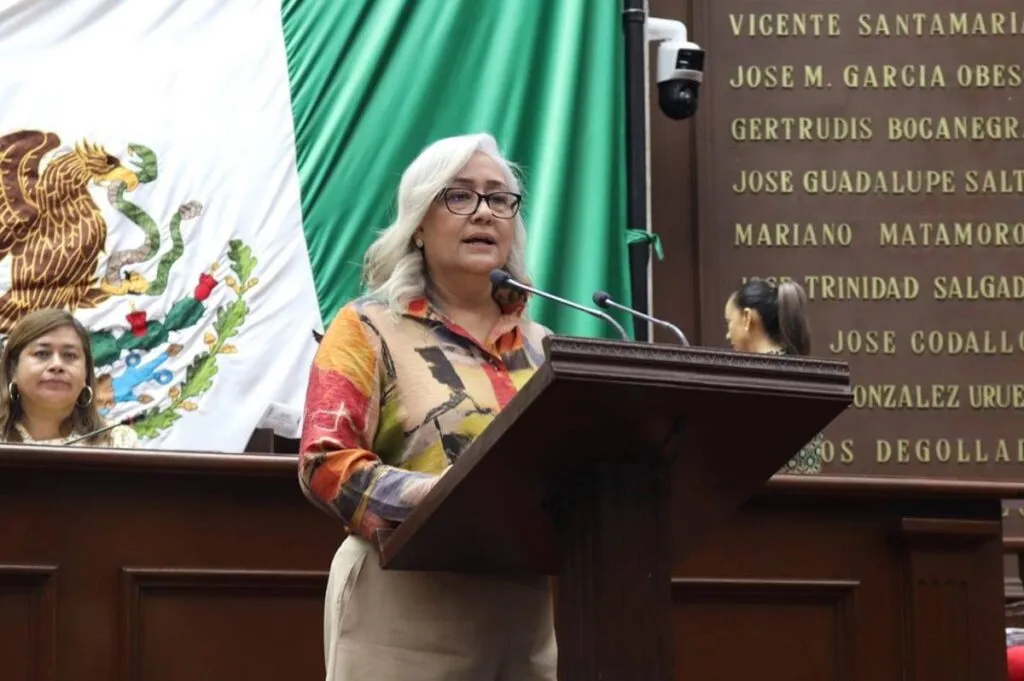 impulsa iniciativa para elevar a rango constitucional el derecho a un medio ambiente sano en Michoacán