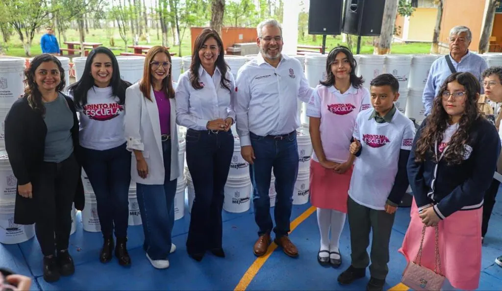 Impulsa Michoacán programa "Pinto mi Escuela"! para transformar planteles