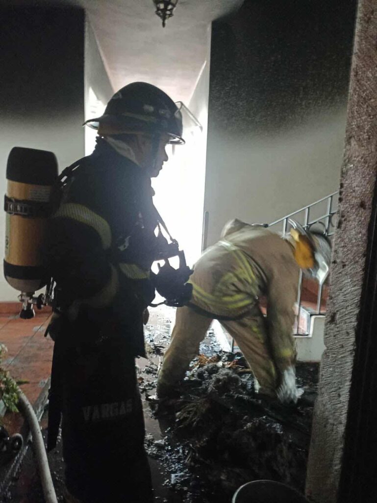 Incendio en bodega en la Catedral de San Jerónimo en Tacámbaro-1