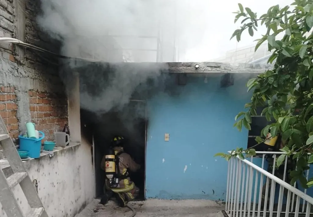 Incendio en Morelia, se suscitó por un corto circuito