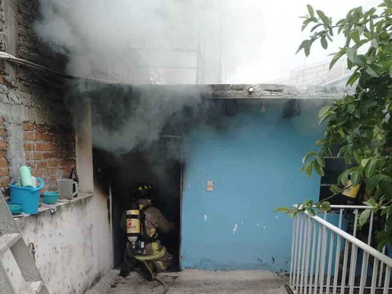 Incendio en Morelia, se suscitó por un corto circuito