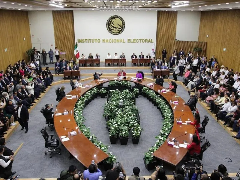 INE tumba una treintena de triunfos de magistraturas de circuito por no tener promedio de 8 en licenciatura