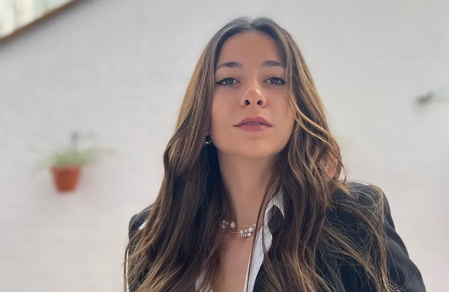 Ivet Playà lanza nuevas acusaciones contra Alejandro Sanz; lo señala por ofrecerle un millón de euros