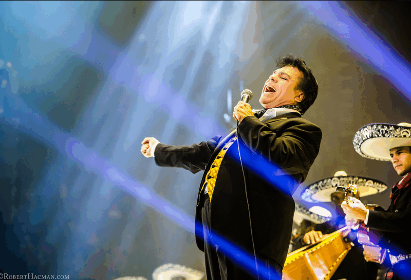 Juan Gabriel resucita en la música con una versión inédita de ‘Me nace del corazón’