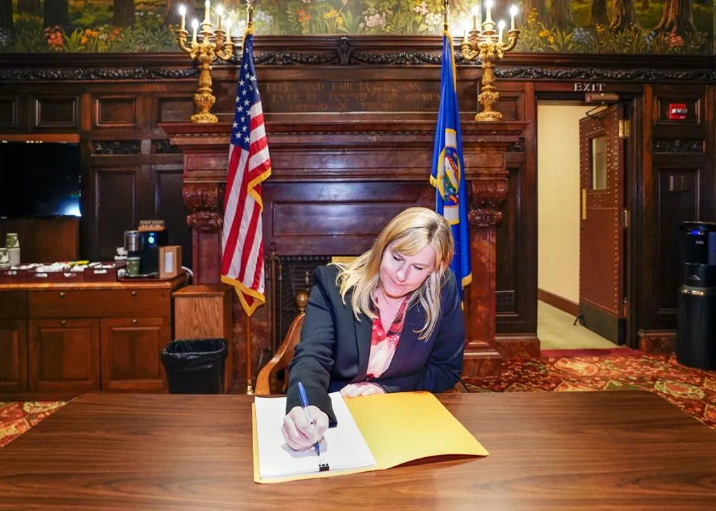 legisladora local demócrata de Minnesota es asesinada
