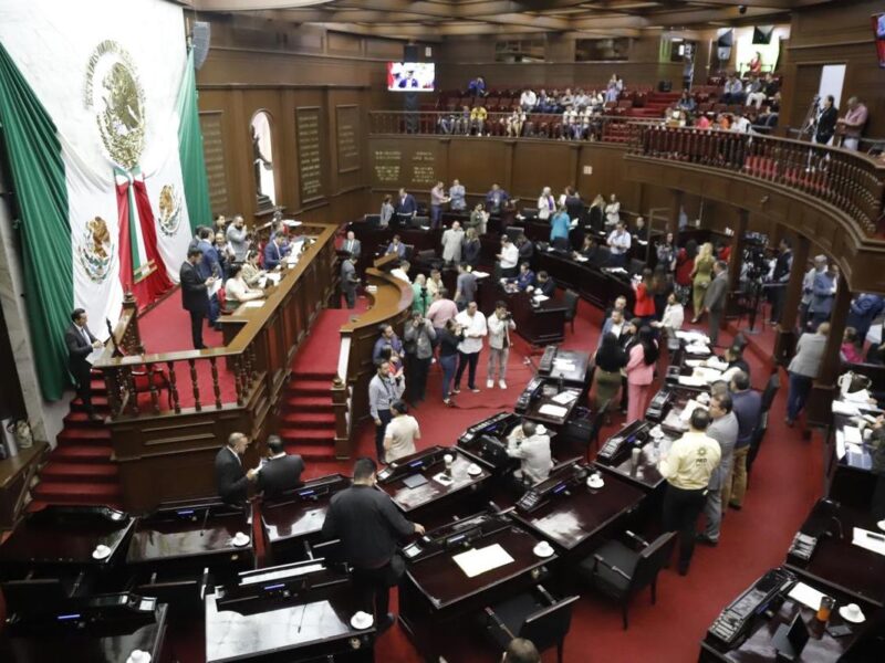 Legisladores acusan violación a la Ley por sobrerrepresentación de la bancada del PRD