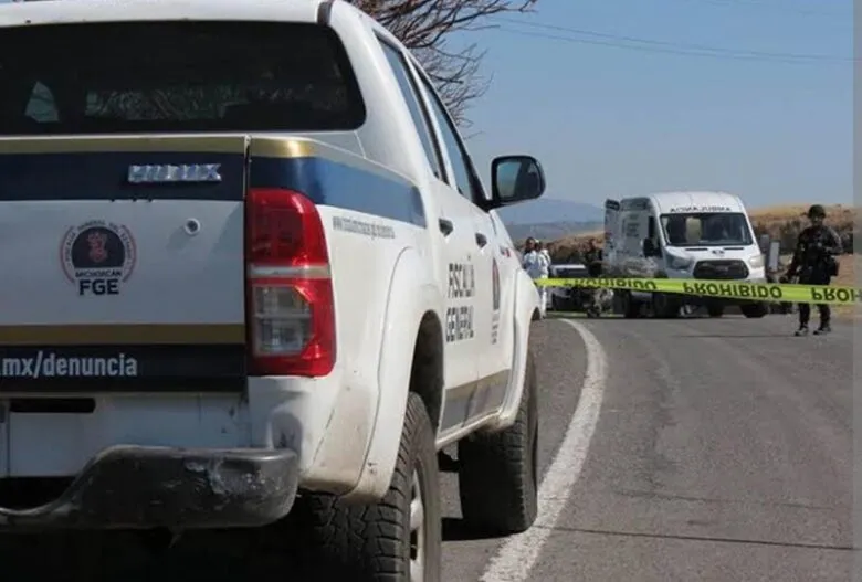 Localizan cadáver de hombre mutilado sobre la Morelia-Maravatío