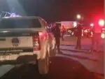 Localizan el cadáver de una mujer al interior de una camioneta en Zitácuaro; hay dos heridos más