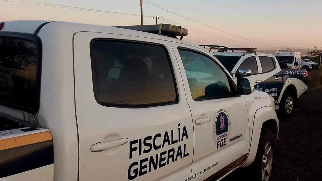 Localizan el cuerpo decapitado de un hombre en la Morelia-Salamanca en Michoacán