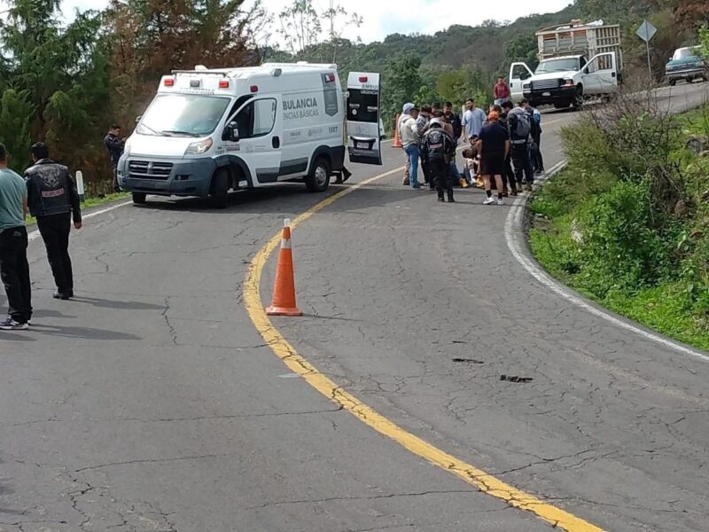 Motociclistas sufren accidente sobre la autopista Zacapu-Quiroga