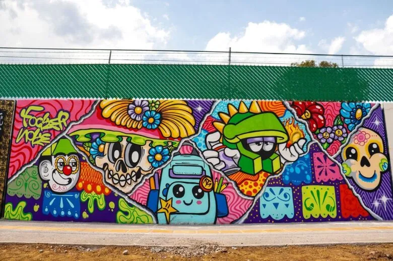 Mural de artistas urbanos en paso Catrina