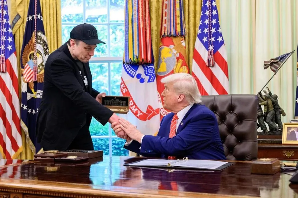 Musk se arrepiente y lamenta de algunas de las publicaciones contra Trump