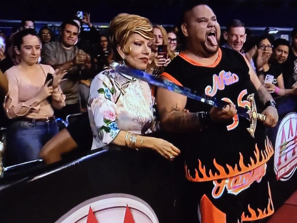 Niño Hamburguesa firmó contrato con WWE-1