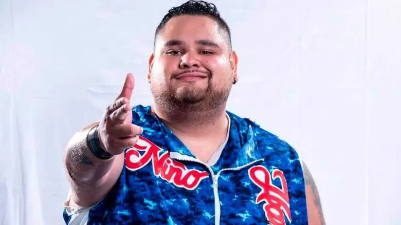 Niño Hamburguesa firmó contrato con WWE