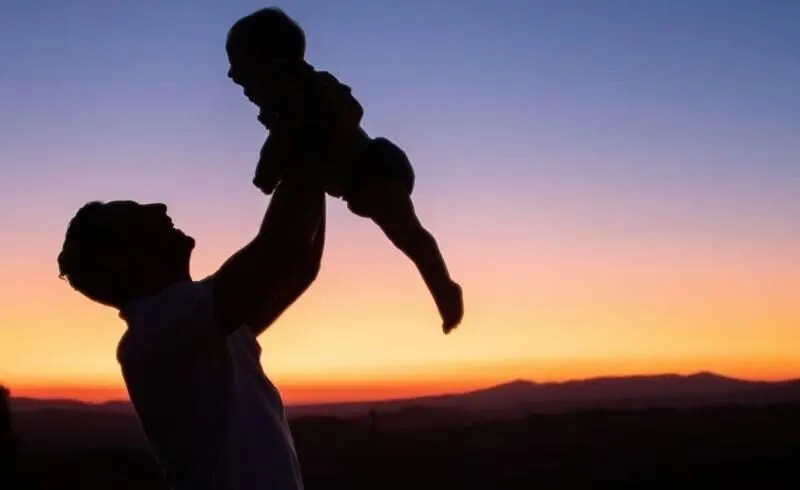Padres solteros en Michoacán: casi 37 mil hombres encabezan un hogar sin pareja