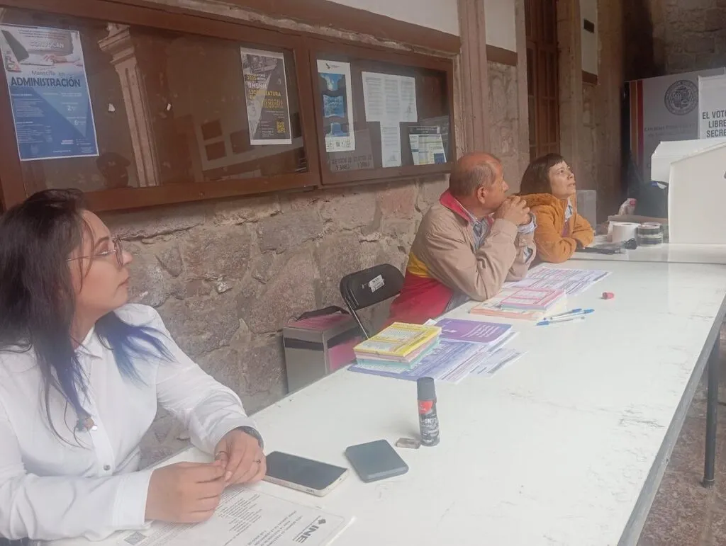 paralizada, casilla en Morelia en UMSNH