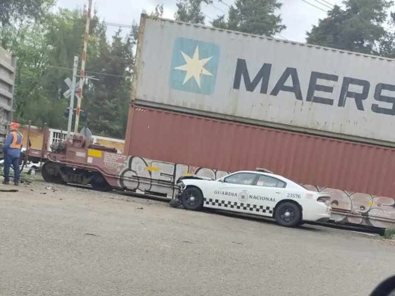 Patrulla de la Guardia Nacional impactada por tren