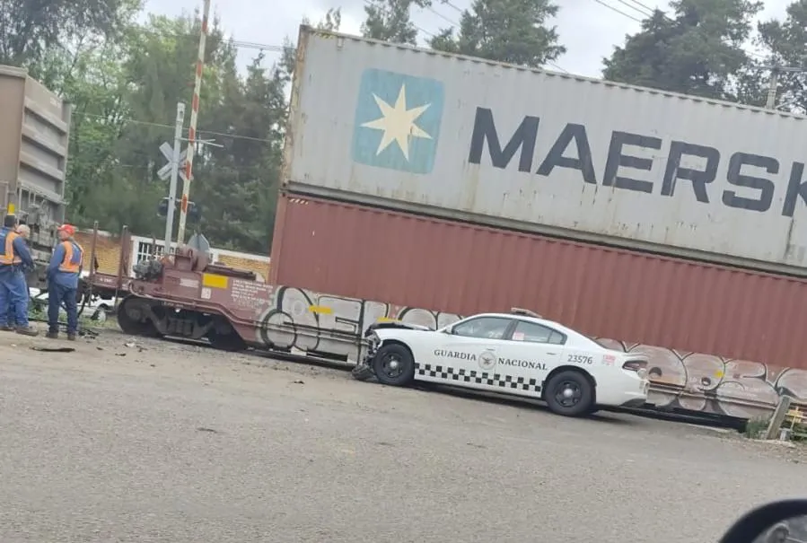 Patrulla de la Guardia Nacional impactada por tren