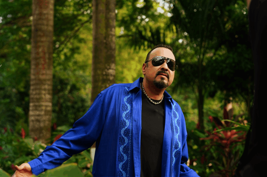 Pepe Aguilar recuerda su fallido intento como rockero: “Perdí todo mi dinero”-1