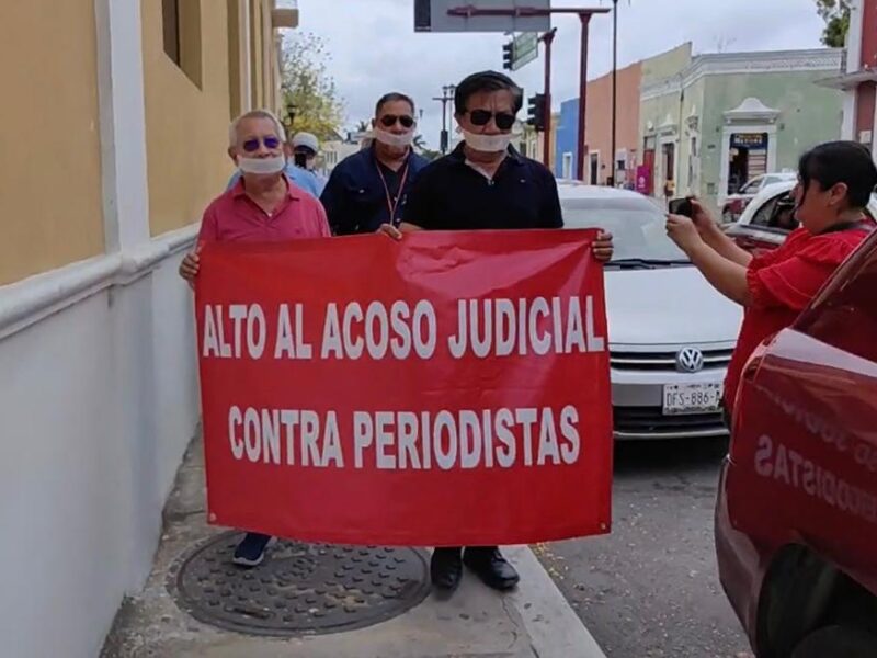 Periodistas de Campeche protestan contra “acoso judicial”