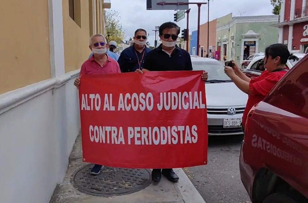 Periodistas de Campeche protestan contra “acoso judicial”