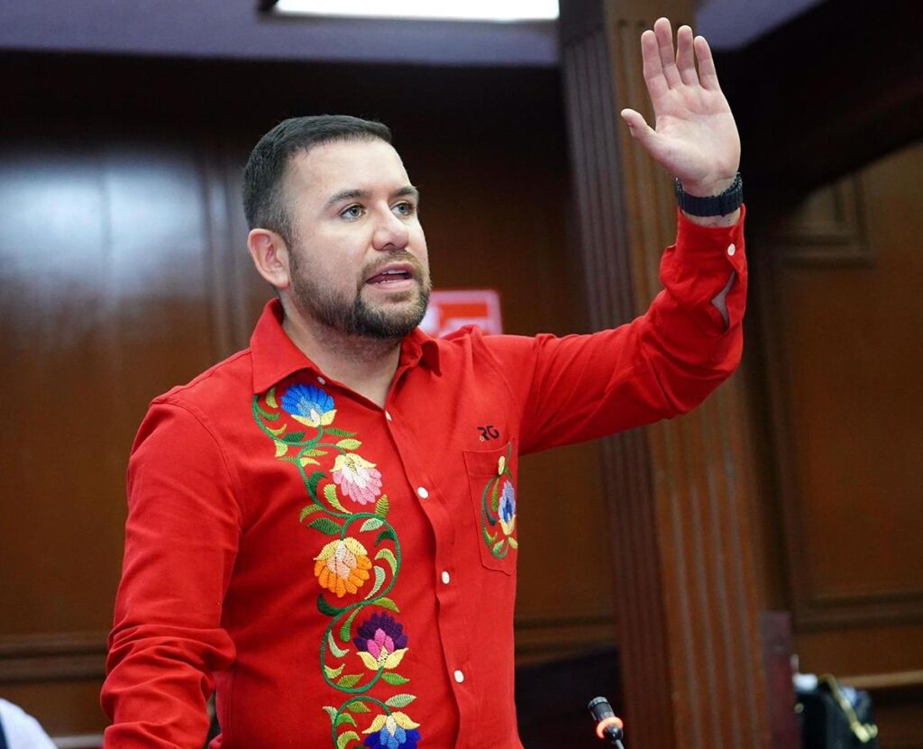 Pleno avala reforma presentada por Reyes Galindo la cual impulsa políticas públicas para prevenir sobrepeso laboral