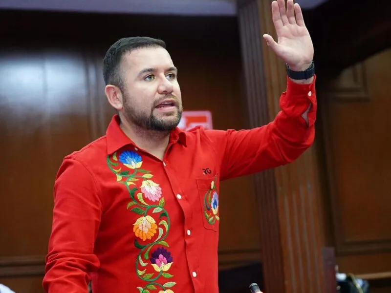 Pleno avala reforma presentada por Reyes Galindo la cual impulsa políticas públicas para prevenir sobrepeso laboral