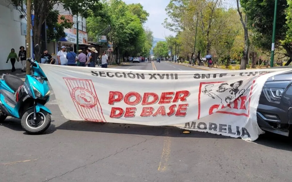 Poder de Base no abandona el plantón y anuncia bloqueos para este lunes en Morelia