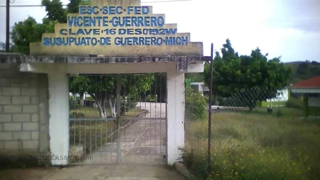 Por inseguridad, suspendidas desde hace 10 días las clases en 2 municipios de Michoacán