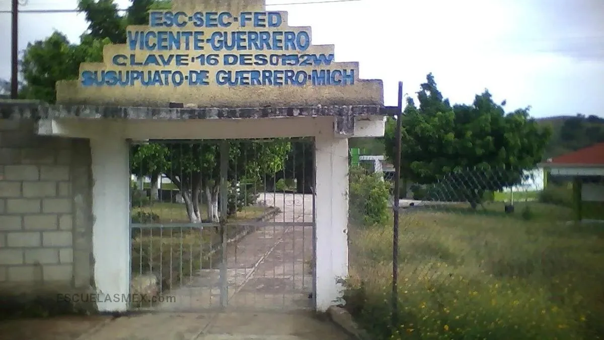 Por inseguridad, suspendidas desde hace 10 días las clases en 2 municipios de Michoacán