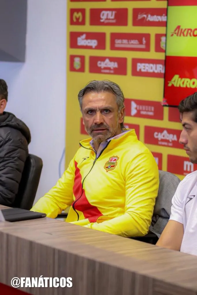 Presentan a Gilberto Adame como el nuevo entrenador del Club Atlético Morelia-1