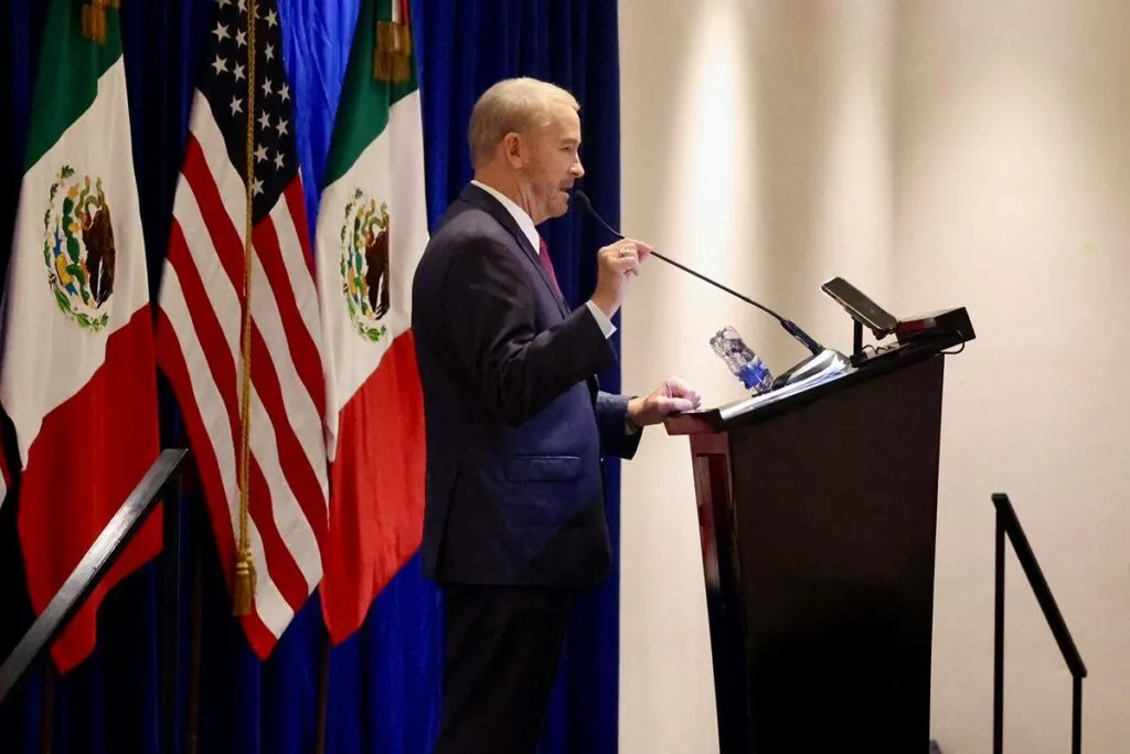 “Protestas en LA no representan al pueblo mexicano”: opinó el embajador Ronald Johnson-1