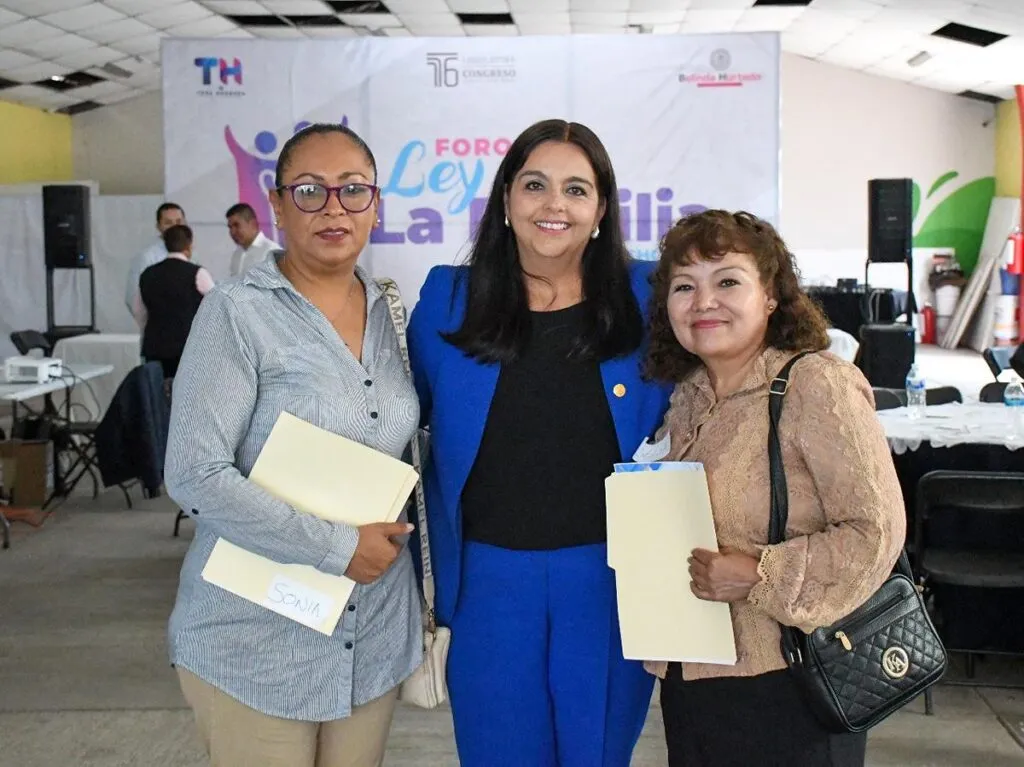 Realiza diputada Tere Herrera primer foro para construir la Ley de la Familia