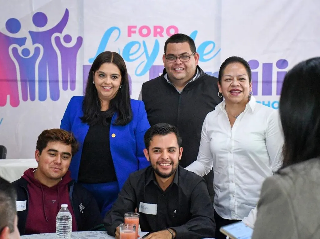 Realiza diputada Tere Herrera primer foro para construir la Ley de la Familia-2