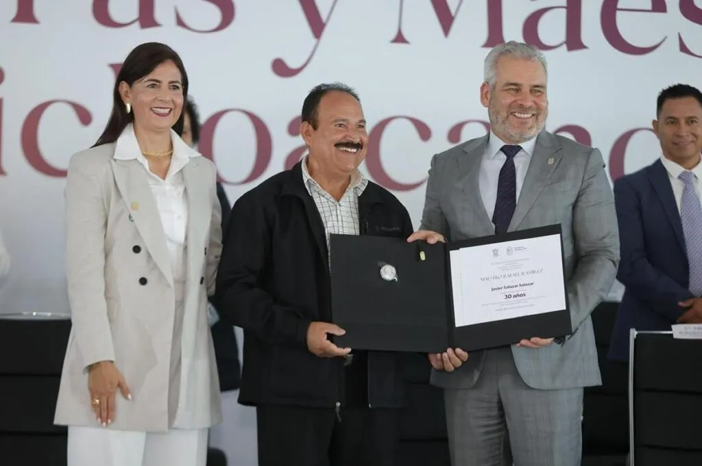 Reconoce Bedolla compromiso y vocación educativa de docentes michoacanos-2